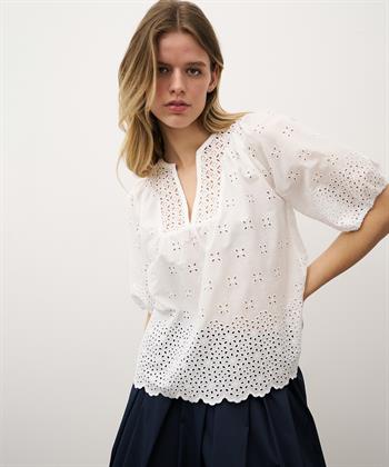 0039 Italien Leinenbluse Stickerei Maybelin