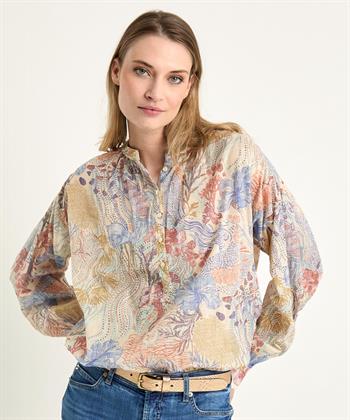 0039 ITALY Bluse aus Voile mit Korallendruck