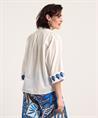 Caroline Biss Bluse mit gesticktem Blatt