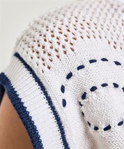 Caroline Biss durchbrochener Pullover Blattmuster