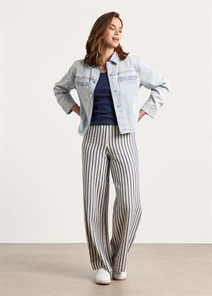 Look 017A