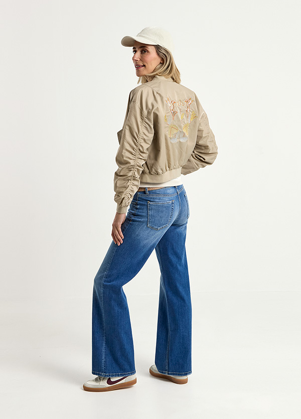 Look 044C