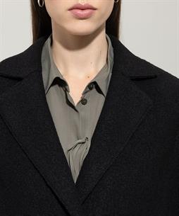 Luisa Cerano cooked wool mantel