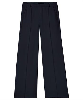 Luisa Cerano Hose weitem Bein