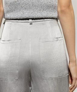 Luisa Cerano Metallic Hose in Kurzform
