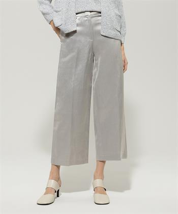 Luisa Cerano Metallic Hose in Kurzform
