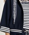 Marc Cain Strickjacke mit Kapuze und gestreiften Details