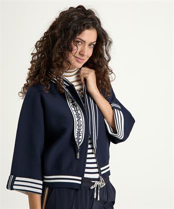 Marc Cain Strickjacke mit Kapuze und gestreiften Details