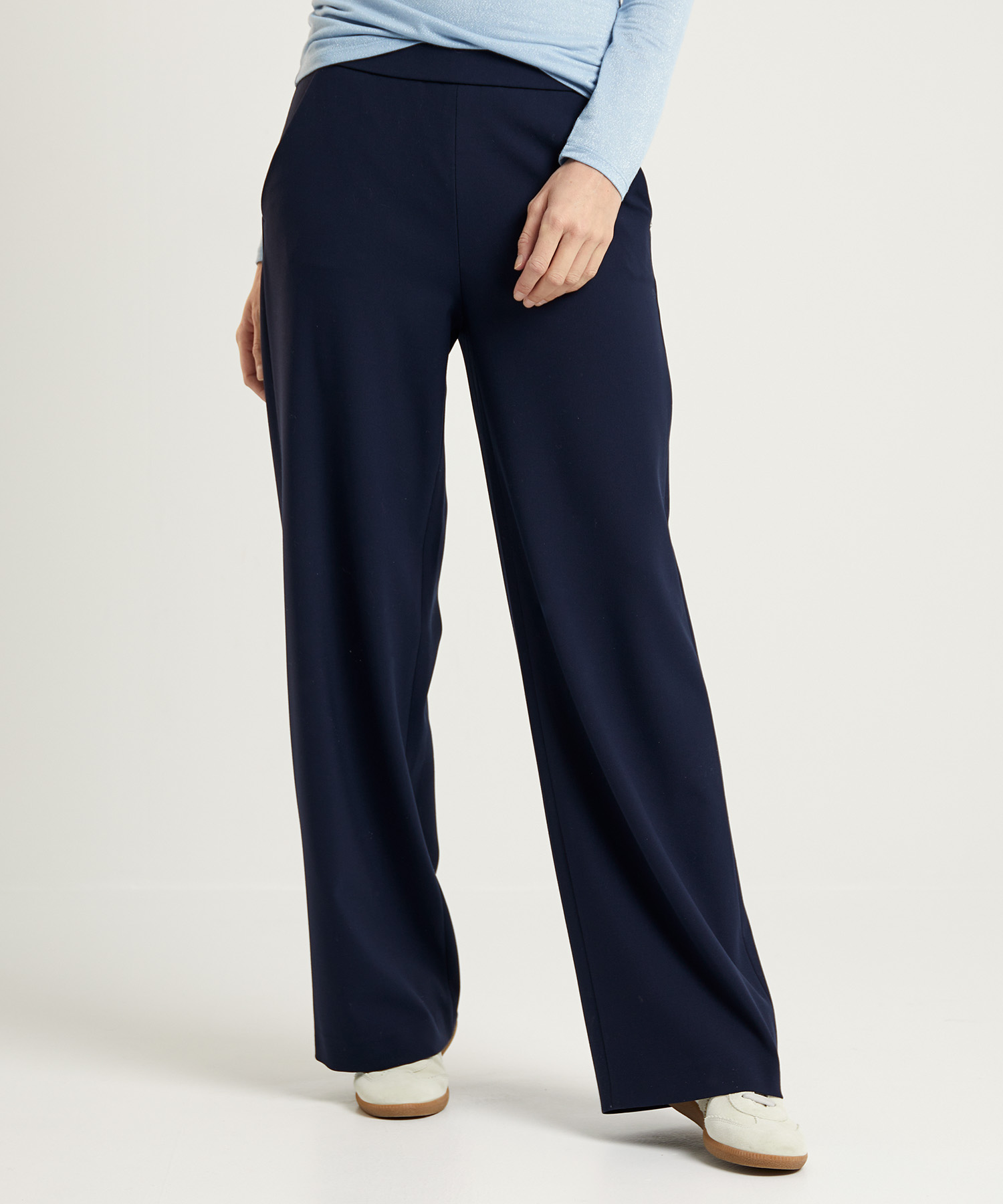 hosen mit weiterem bein