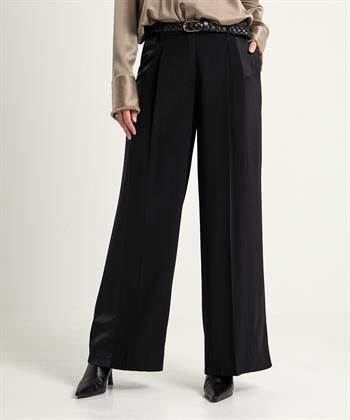 Summum Hose mit weitem Bein Seidenpaspeln Seite